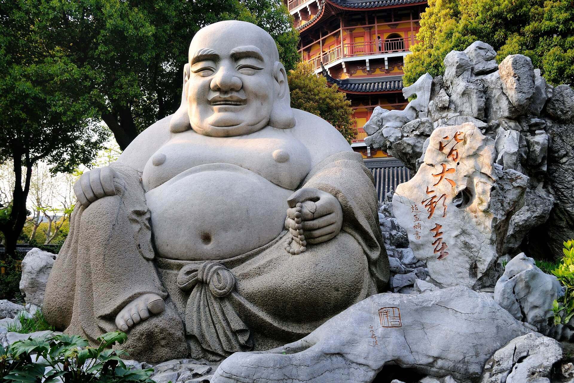 laughing buddha 1876038 1920
